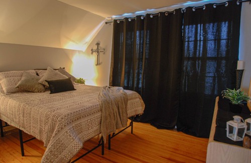 Sapulpa House | Serenity in Sapulpa sleeps 21 - 15 minutes to Tulsa