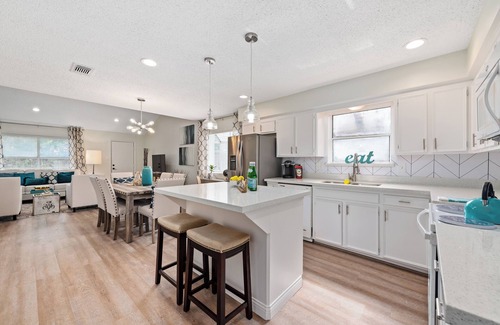 Katy House | Serenity in Style Next to Mem Hermann and Downtown | dup