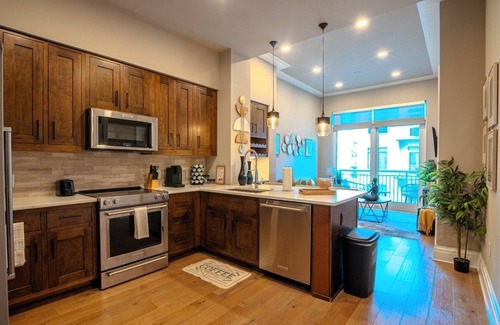 Midtown Condo | SERENITY IN THE CITY
