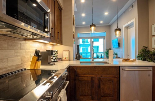 Midtown Condo | SERENITY IN THE CITY