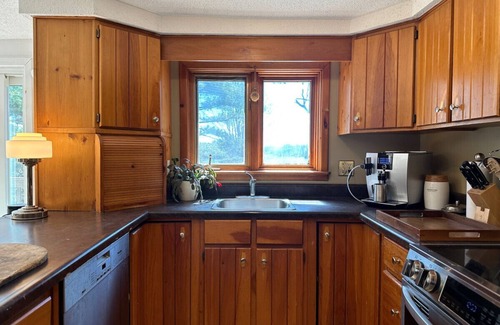 Frontenac House | Serenity on the Lake