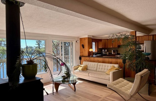 Frontenac House | Serenity on the Lake
