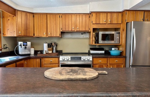 Frontenac House | Serenity on the Lake