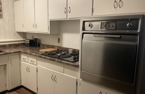 Rock Island Apartment | Serenity @ Popplewell Manor