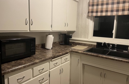 Rock Island Apartment | Serenity @ Popplewell Manor