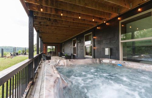 New Plymouth House | Serenity Ridge 6 Br Sleeps 16 Pool Hot Tub