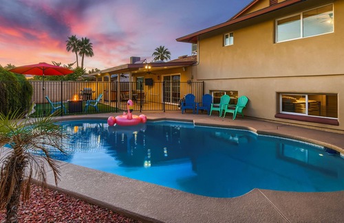 Scottsdale House | SERENITY SPLASH: POOL + SPA + POOL TABLE + MORE