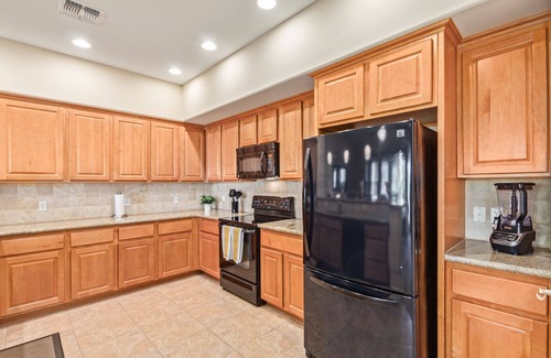 Fulton Ranch House | Serenity Town House! Heated Pool, Gym! 2 King Beds! 1 Dog Friendly!