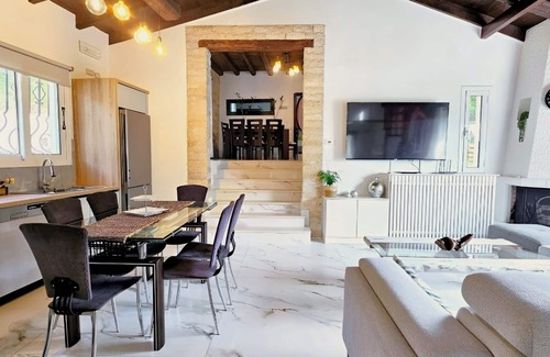 Benitses Villa | Serenity Villa Retreat in Corfu close to Resort