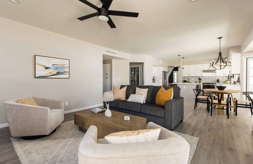 Paradise Valley Village Cottage | Sereno - Sparkling Pool - Near Scottsdale Quarter