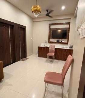 Mahmoorganj Apartment | Serinity Homestay