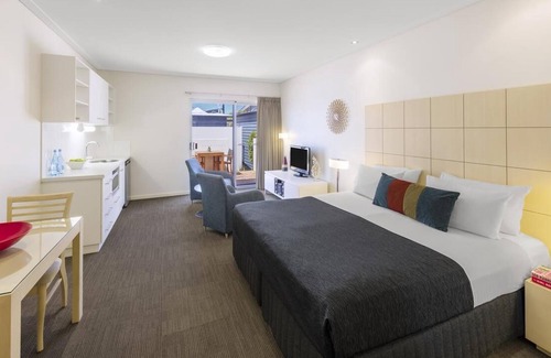 Beresford Apartment | Serviced & Furnished Extended stay luxury accommodation