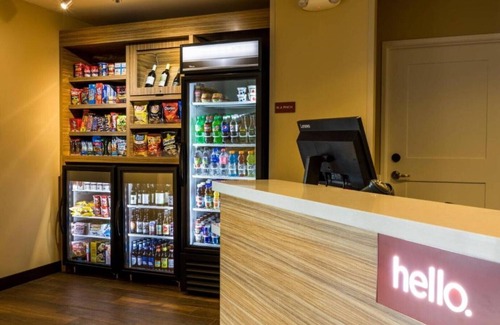 Beaverton House | Settle in for a relaxing extended stay in Beaverton