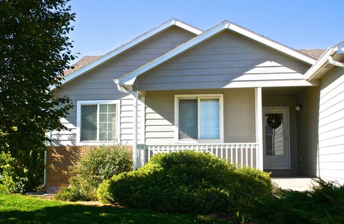 Mead Apartment | "Settle into the Front Range on Settler Ridge Dr."