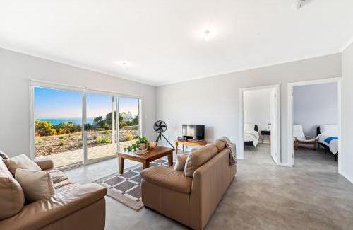 Kingscote House | Seven by the Sea