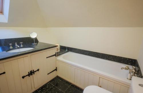 Glastonbury Apartment | Seven Sisters and Oak House
