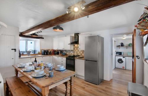 Thorpe Market House | Seven Space - Sandpit Cottage, 3 Bed Stay with Hot Tub