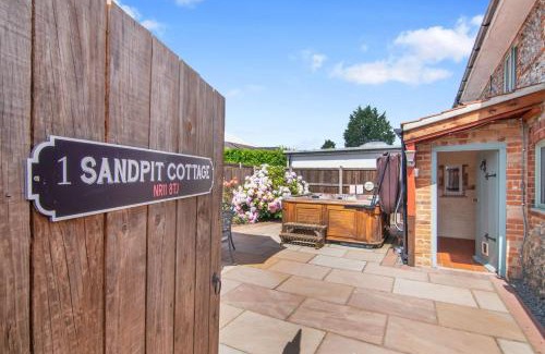 Thorpe Market House | Seven Space - Sandpit Cottage, 3 Bed Stay with Hot Tub