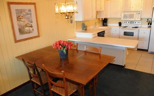 Seven Springs Apartment | Seven Springs 3 Bedroom Standard Condo with Private Deck condo