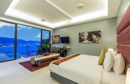 Patong Resort | (SHA+)Indochine Sky Suite with Plunge Pool (009)