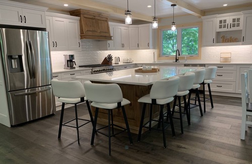 Whitestone House | Shabbotts Bay Retreat on Wahwashkesh Lake