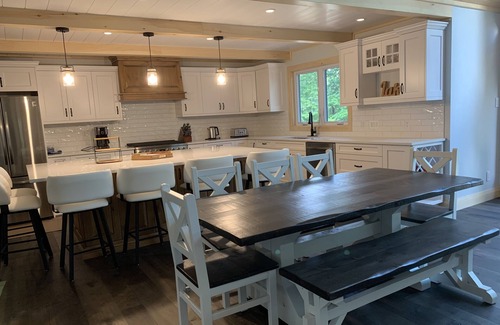 Whitestone House | Shabbotts Bay Retreat on Wahwashkesh Lake