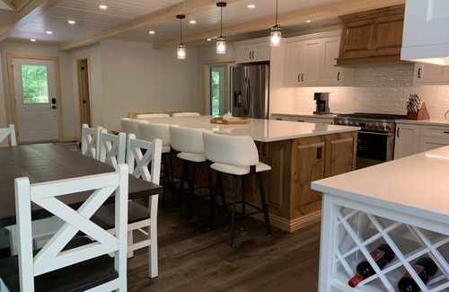 Whitestone House | Shabbotts Bay Retreat on Wahwashkesh Lake