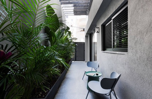 Kerem HaTeimanim Apartment | Shades of Green near the beach