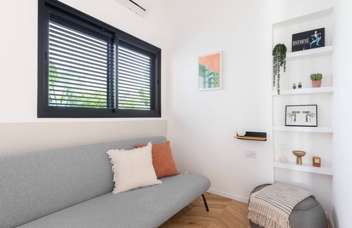 Kerem HaTeimanim Apartment | Shades of Green near the beach