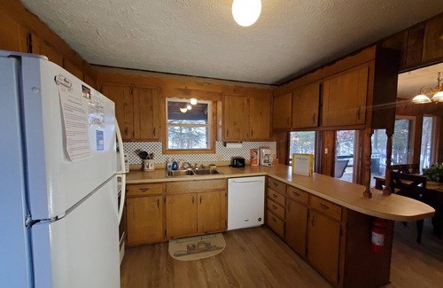 Lost Bridge Village House | Shady Rock 1-Lakefront; Easy Walk to the Shoreline- Marina Nearby