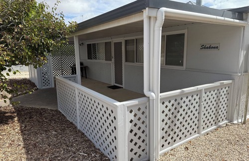 Port Vincent House | Shakona-Only 1 street back from the foreshore!