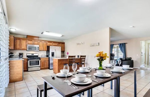 Riverside House | Shalimar Retreat, Large Pool, Hot Tub, Game Room, Backyard, 5 Bdrooms, BBQ Grill