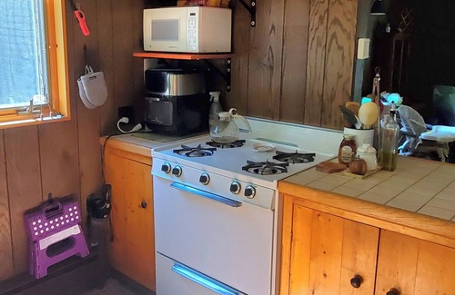 Oliverea House | Shambhala Mountain Retreat: A chalet surrounded by forest. Relax & unwind!