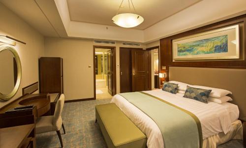 Shinan District Hotel | Shangri-La Qingdao - May Fourth Square