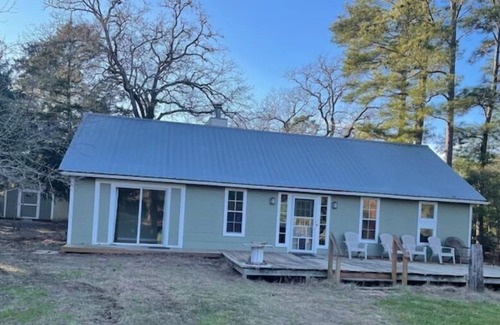 Smithville Cottage | Shanti Cottage in the Lost Pines