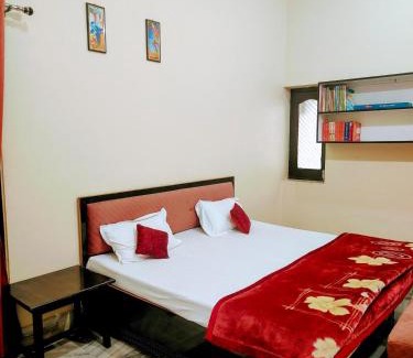 Faizabad Apartment | Shantiniketan 4BHK Comfortable Family Stay in Ayodhya