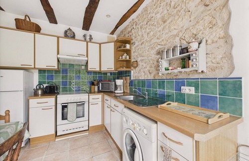 Montignac Ski Chalet | Shared pool and wooded grounds - house for 4