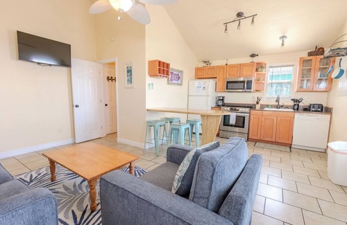 Port Aransas Hotel | Shark Reef Resort Motel & Cottages