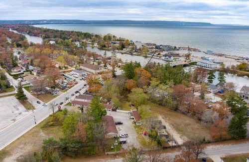 Wasaga Beach Hotel | Sharodon Sands Motel