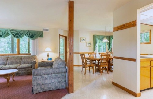 Shawnee On Delaware Condo | Shawnee Village - Spacious 2 Bedroom Villa