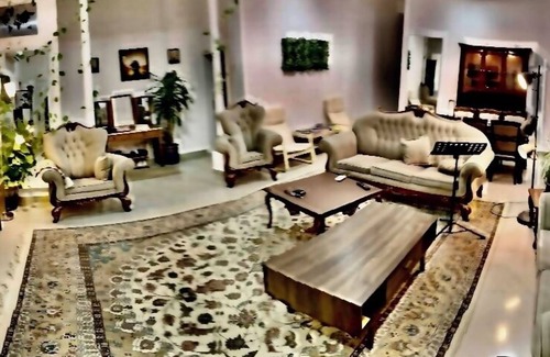 Seeb Apartment | shearing with owner 5-Bed Apartment in Sib