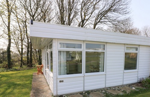 Haverfordwest House | SHEARWATER CHALET, with a garden in Roch