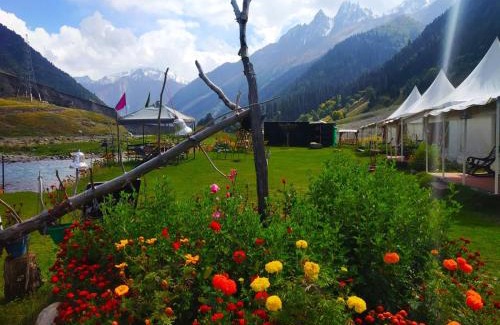 Sonamarg Resort | Sheenwoods Riverside Resort & Spa