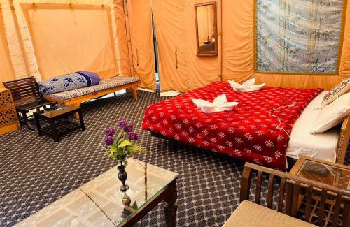 Sonamarg Resort | Sheenwoods Riverside Resort & Spa