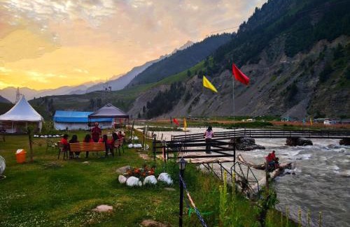Sonamarg Resort | Sheenwoods Riverside Resort & Spa