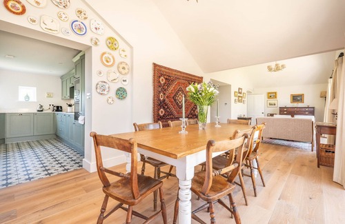 Byworth Cottage | Sheepdown by inspirestays.com - a cottage that sleeps 8 guests in 4 bedrooms