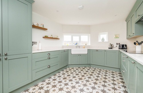 Byworth Cottage | Sheepdown by inspirestays.com - a cottage that sleeps 8 guests in 4 bedrooms