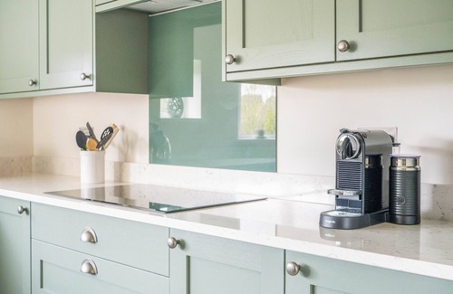 Byworth Cottage | Sheepdown by inspirestays.com - a cottage that sleeps 8 guests in 4 bedrooms