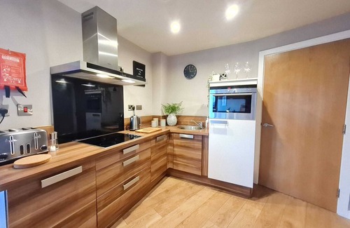 Sheffield Apartment | Sheffield 6th Floor City View Apartment