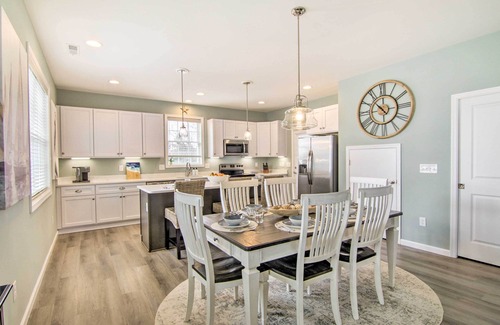 Cedar Neck House | 'Shell Cottage' w/BBQ: 4 Mi to Bethany Beach!